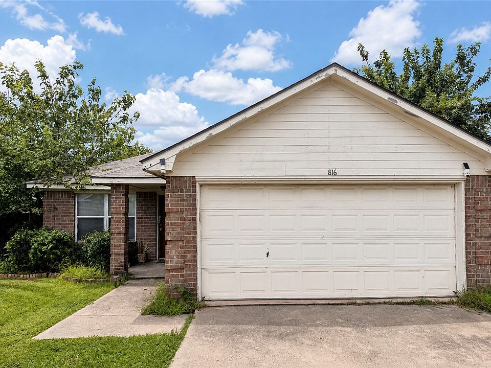1st image of 816 Azalea Ct