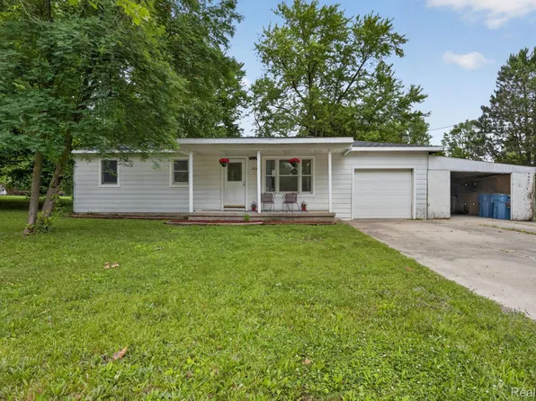 9288 Hilda Ln, Flushing, MI 48433