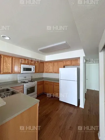 3 bed, 2.5 bath, 1861 sqft, $1,850 — Photo 3