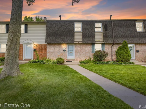 959 Kirts Blvd, Troy, MI 48084