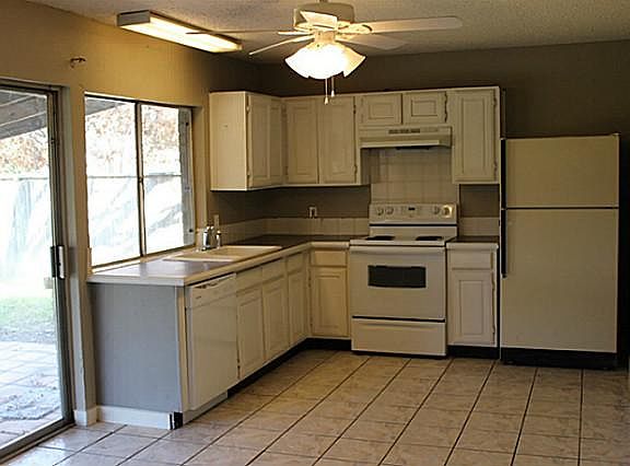 4th image of 5413 Queens Ct