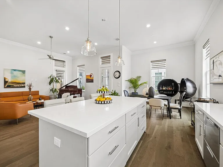 8741 Park Kolbe Ln — Photo 10