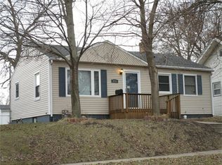 911 Newton St, Waterloo, IA 50703