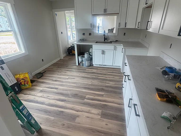 202 Melrose Dr — Photo 5