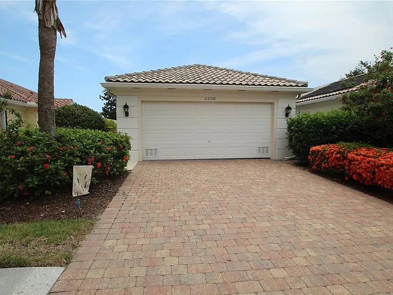 5506 Modena Pl — Photo 2