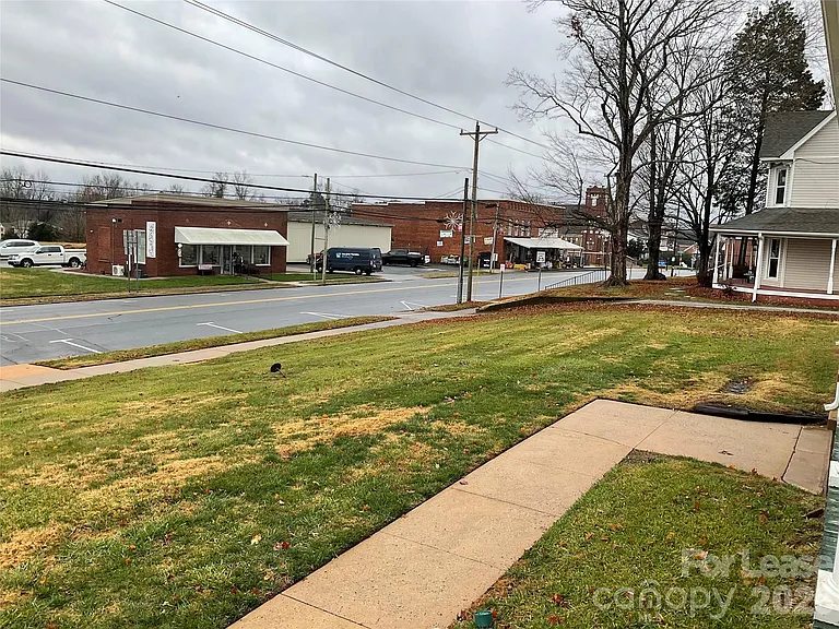 409 N Main St #6 — Photo 7