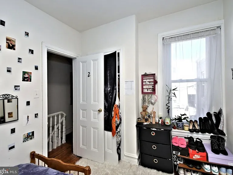 1525 Fontain St — Photo 11