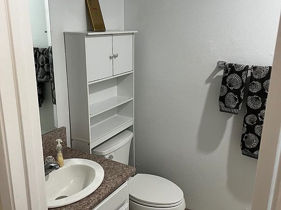 5th image of 5325 Newcastle Ave Unit 134