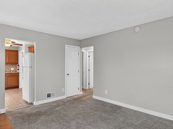4th image of 648 Mayflower Ave