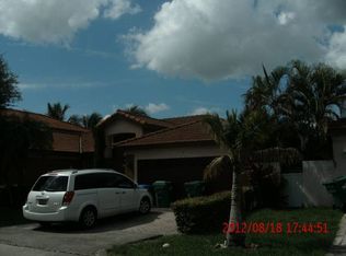 8415 NW 201st St, Hialeah, FL 33015