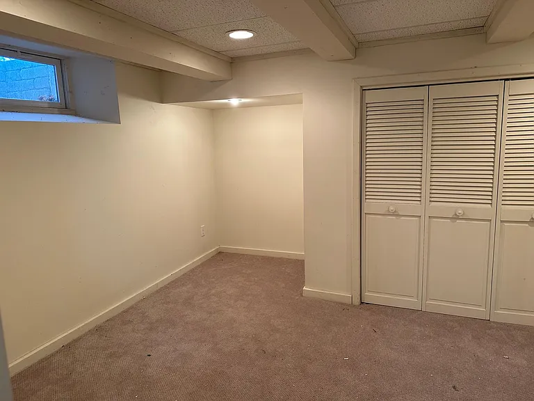 2 E Madison Ave — Photo 23