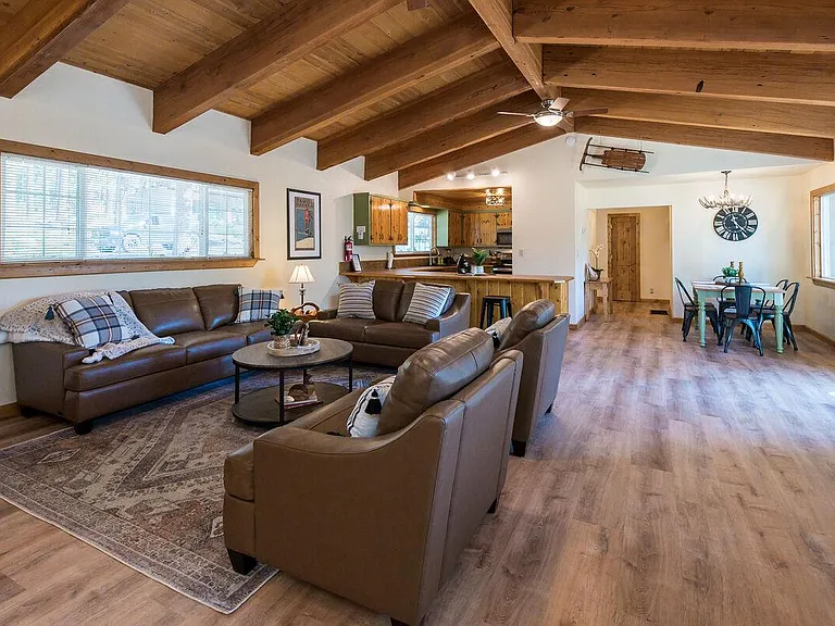 3130 Fabian Way — Photo 4