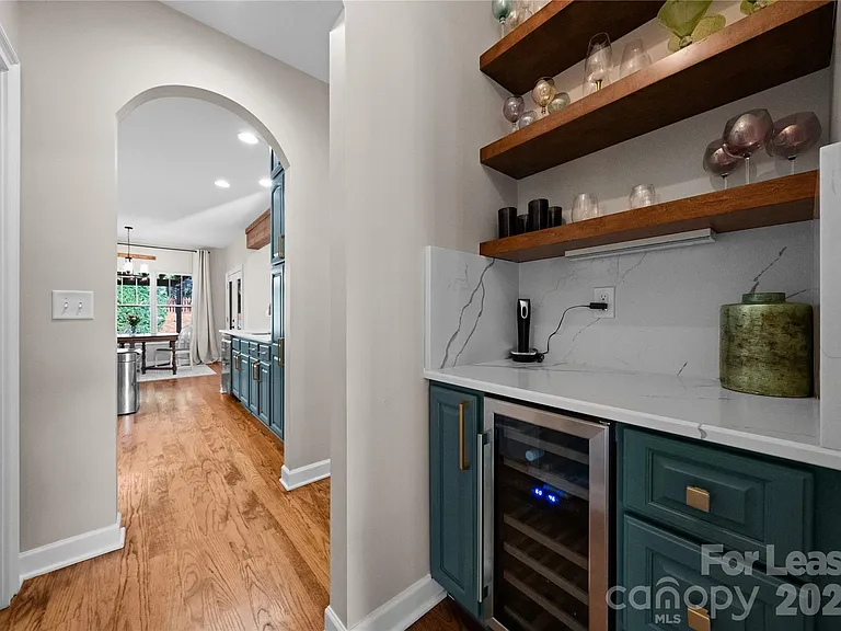 18047 Northport Dr — Photo 27