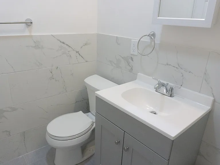 576 Newark Ave #1R — Photo 11