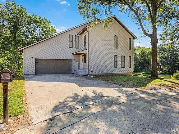 5th image of 531 Taake Ln