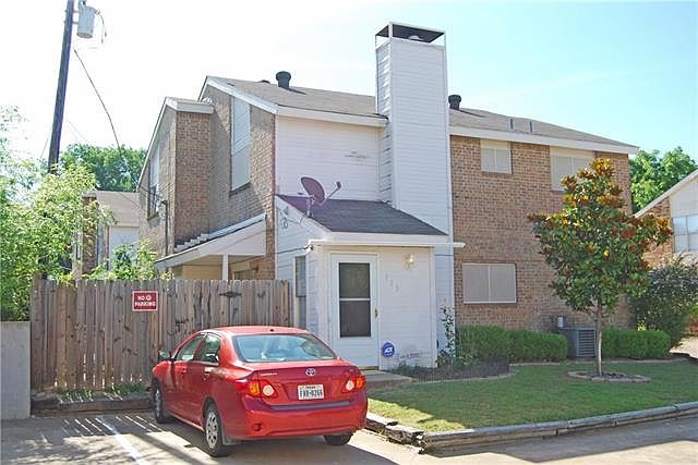1st image of 115 Country Bend Dr