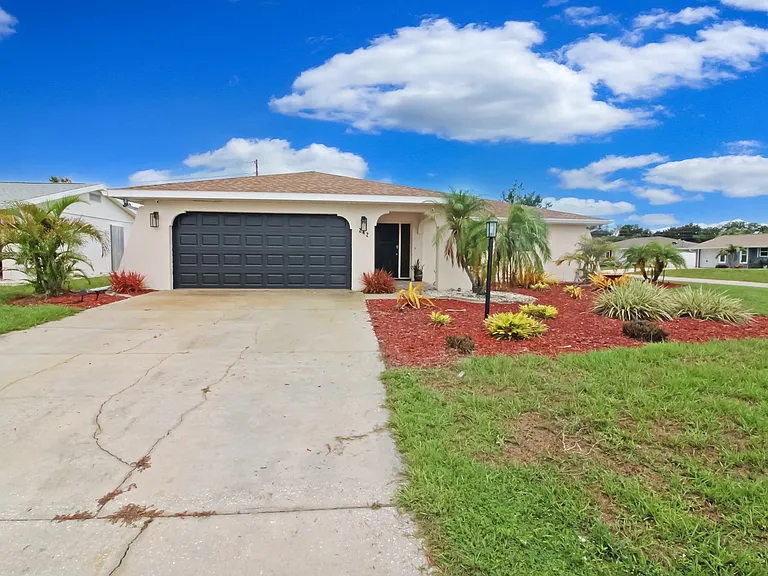 242 Capri Ave — Photo 1