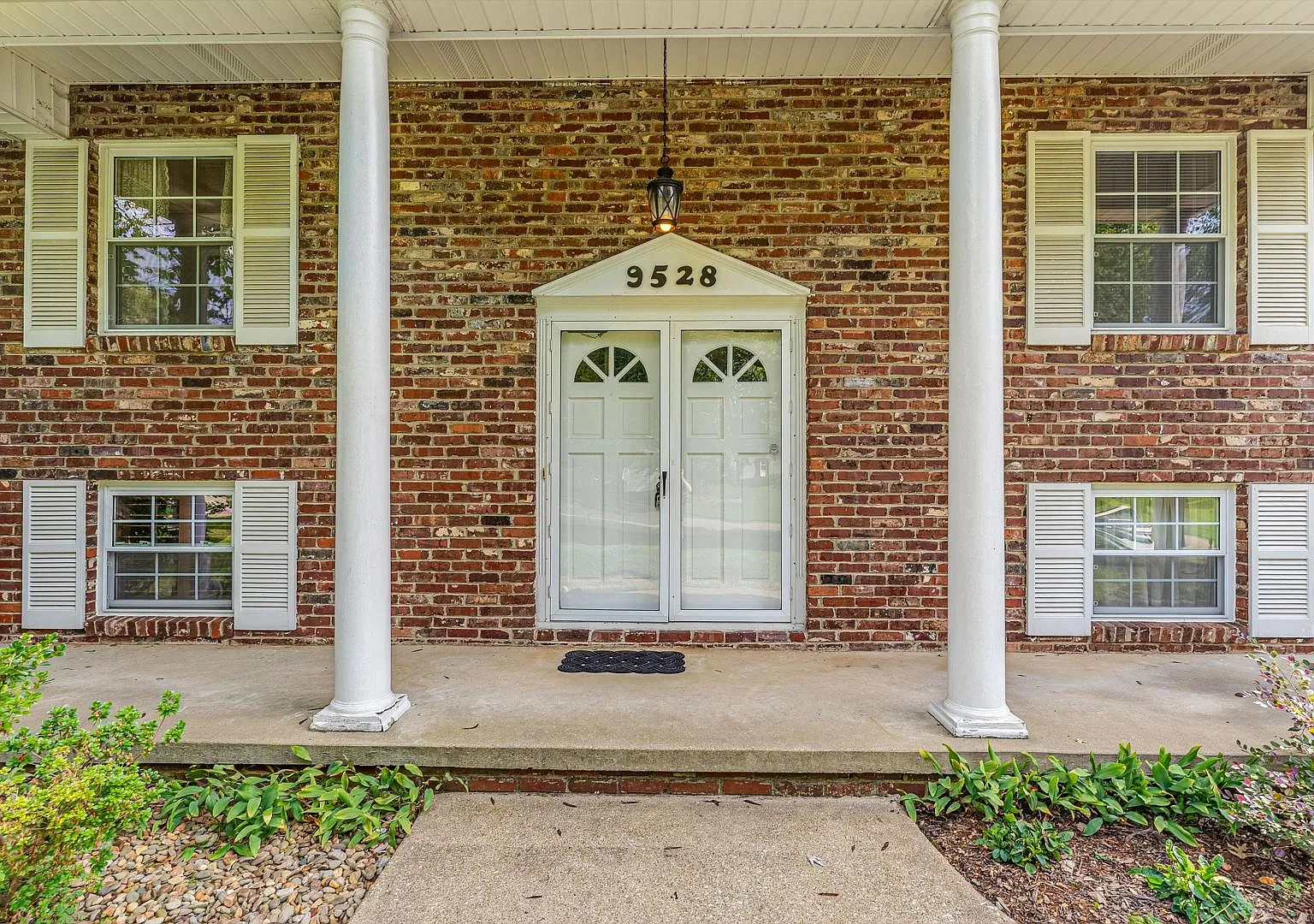 9528 Gulf Park Dr — Photo 4