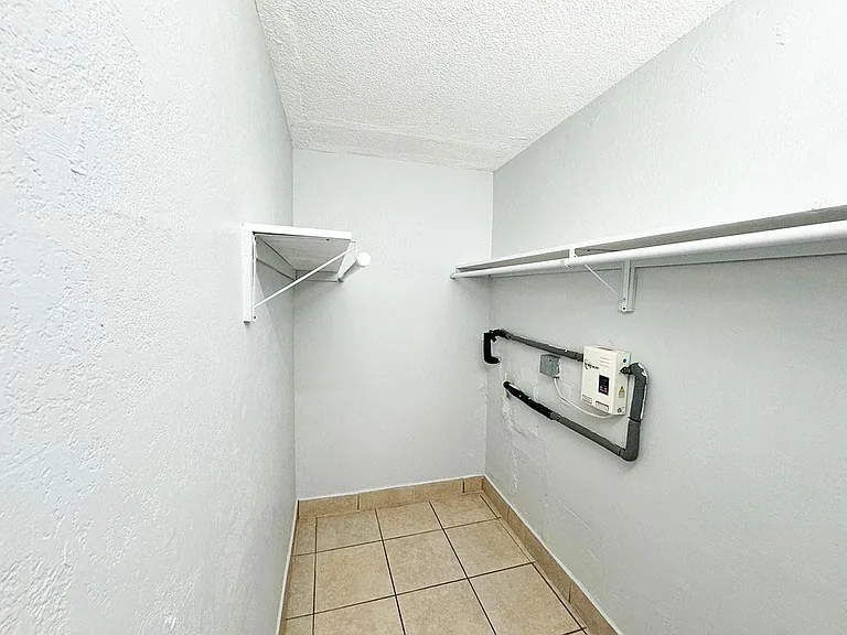 100 NW 30th Ave #1 — Photo 9