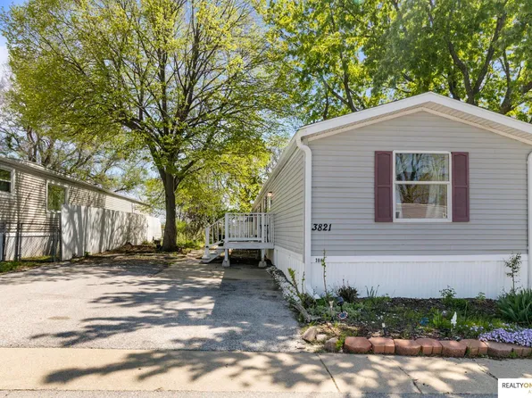 3821 N 126th Plz #384, Omaha, NE 68164