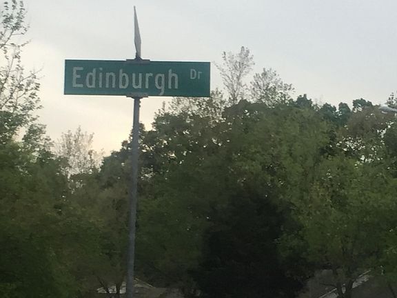 5th image of 810 Edinburgh Dr