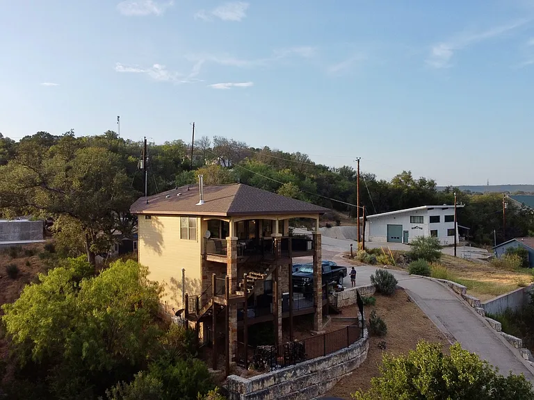 1690 Hickory Creek Rd — Photo 2