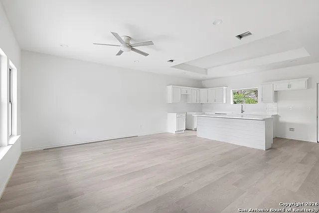 223 Florencia Ave — Photo 6