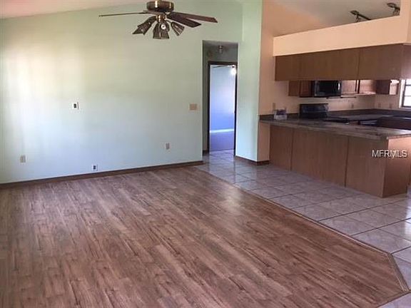 4th image of 4714 Wren Dr