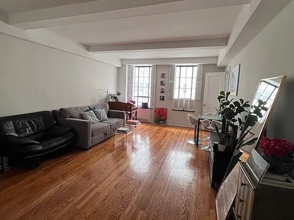 333 W 56th St APT 8L, New York, NY 10019