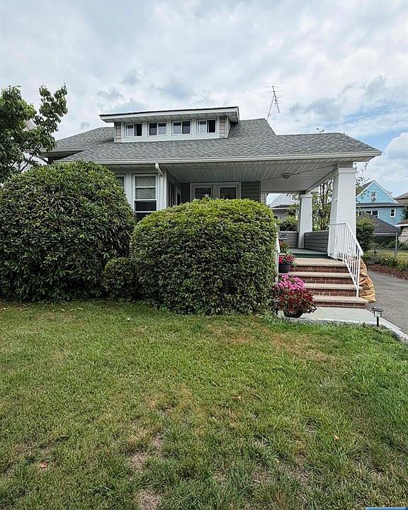 1st image of 409-411 E 25th St