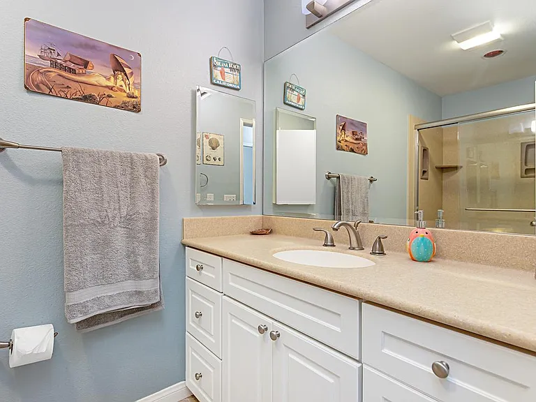 Full Bathroom #1