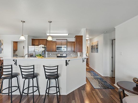 4th image of 1009 Anemone Dr