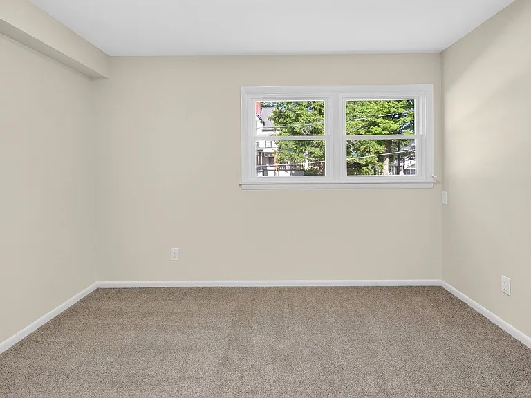9 Beach St — Photo 10