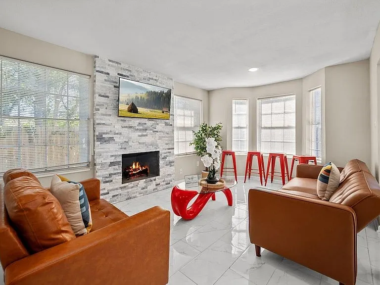 2504 Ferguson Way — Photo 10