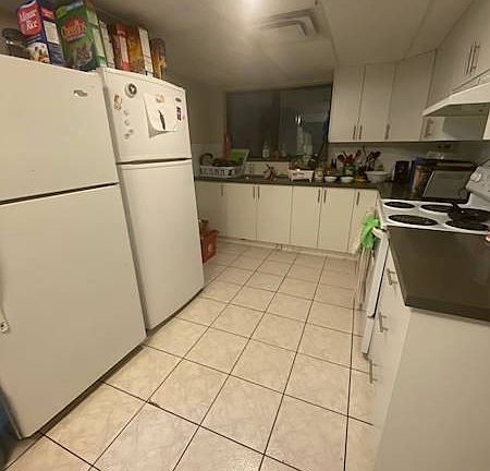 4th image of 10 Hickory St E #40