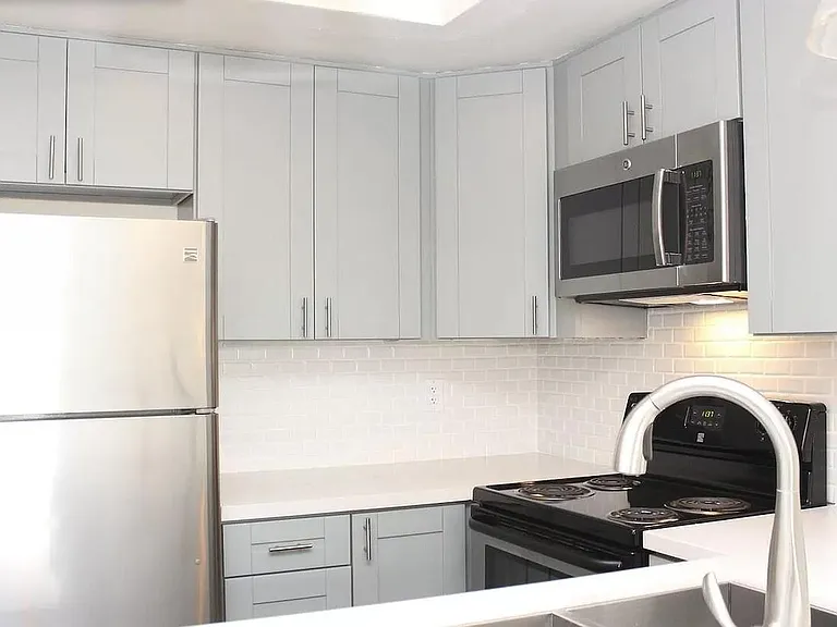 3078 Broadway #209 — Photo 12