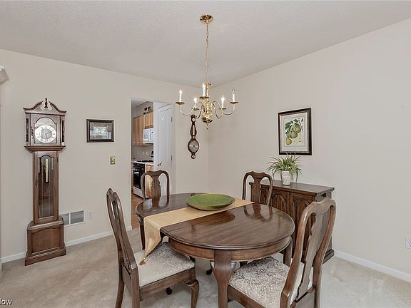 3rd image of 8490 Chesapeake Dr