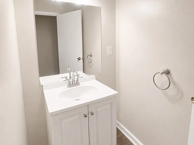 1727 Marne Ave — Photo 2