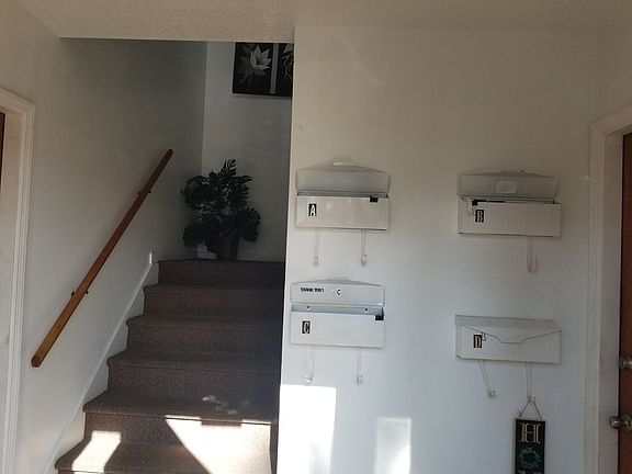 2nd image of 857 Courtington Ln #4B