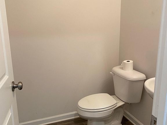 2nd image of 128 Evonshire Blvd