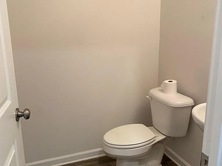 128 Evonshire Blvd — Photo 2