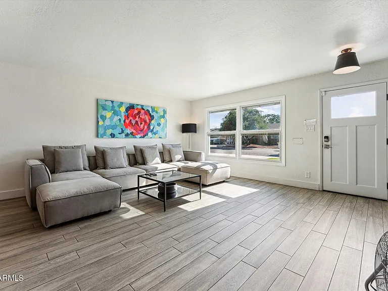 4907 N 85th St — Photo 8