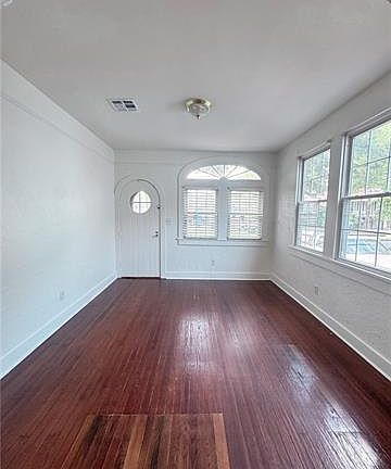 3rd image of 1221 Poland Ave