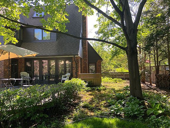 3rd image of 639 Puritan Ave