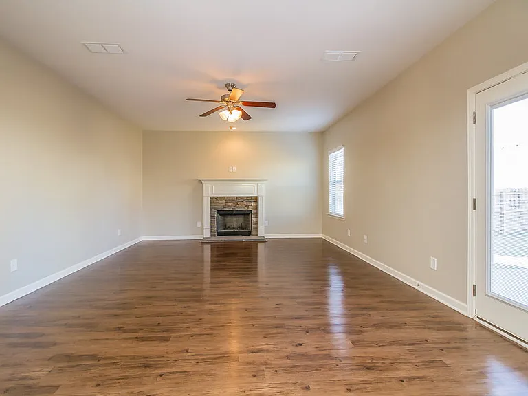 8005 Lakota Ct — Photo 2