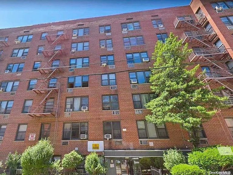 8325 Vietor Ave Elmhurst, NY, 11373 Apartments for Rent Zillow