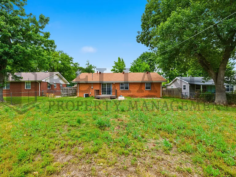 8025 E Indianapolis St — Photo 4