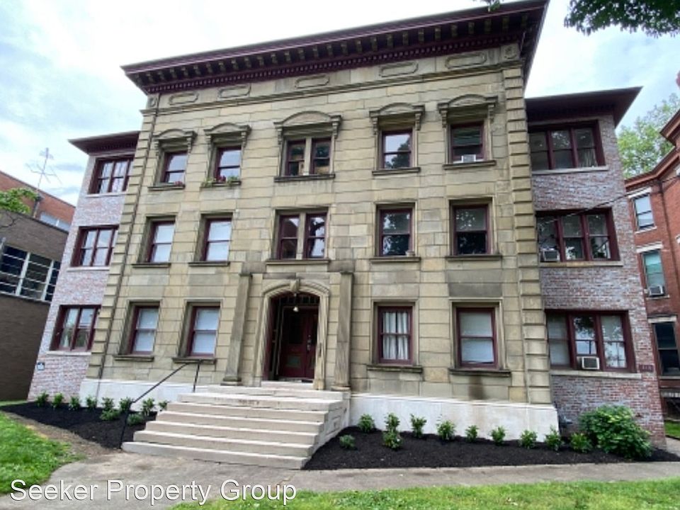 1st image of 410 W Ormsby Ave #11415316