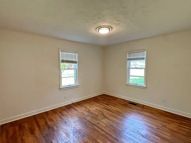 1703 Ryan Ave — Photo 13