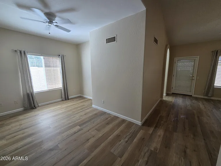 634 W Silver Creek Rd — Photo 12